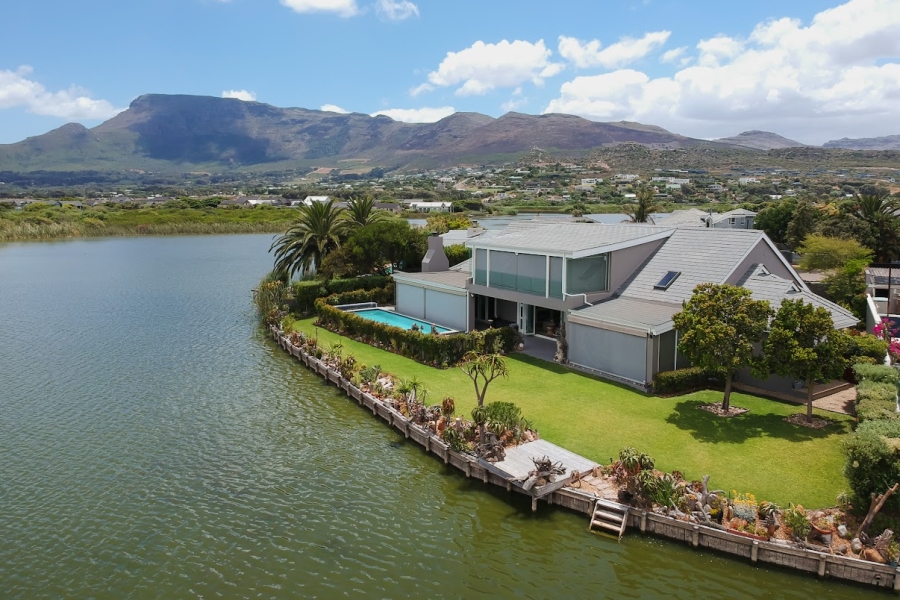 3 Bedroom Property for Sale in Lake Michelle Western Cape